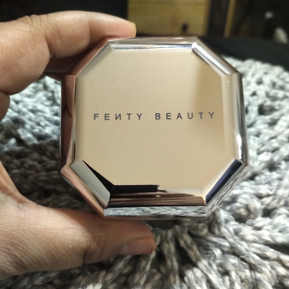 Fenty Pro Filt'r Instant Retouch Setting Powder - Picture 3 of 4